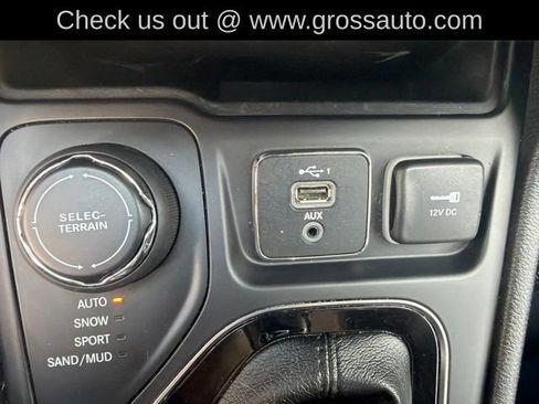 Used 2019 Jeep Cherokee Limited AWD/4WD image 22