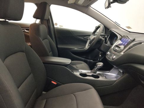 Used 2022 Chevrolet Malibu LT FWD image 21