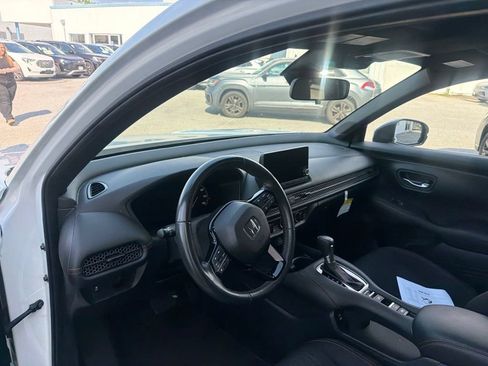 Used 2024 Honda HR-V Sport image 16