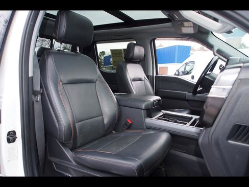 Used 2024 Ford F350 Lariat w/ Chrome Package image 13