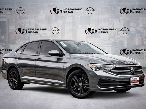 Used 2023 Volkswagen Jetta SE image 1