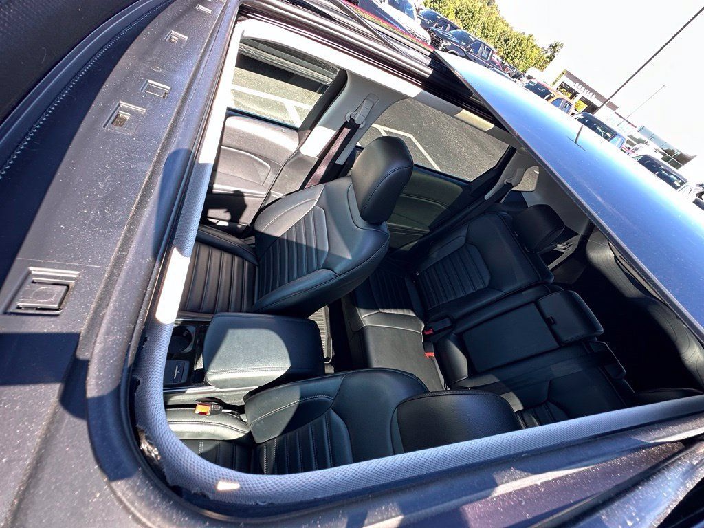Used 2020 Ford Edge SEL w/ Convenience Package AWD/4WD image 6