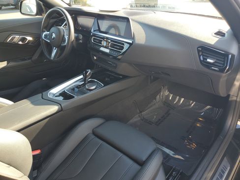 Used 2025 BMW Z4 sDrive30i image 9