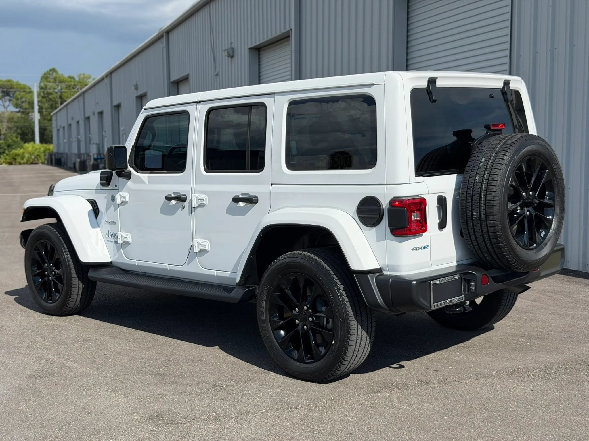 Used 2021 Jeep Wrangler Unlimited Sahara AWD/4WD image 10