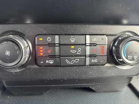 Used 2019 Ford F150 XLT w/ Equipment Group 302A Luxury image 28