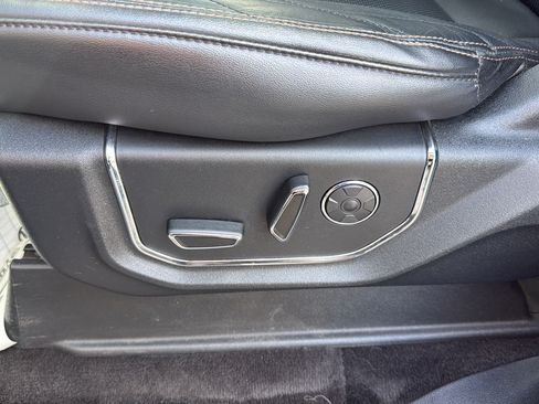 Used 2018 Ford Expedition Platinum AWD/4WD image 15