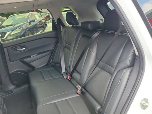 Certified 2025 Nissan Rogue SL w/ SL Premium Package FWD image 13