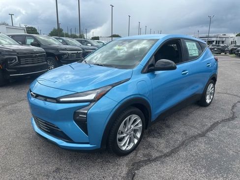 New 2027 Chevrolet Bolt LT FWD image 7
