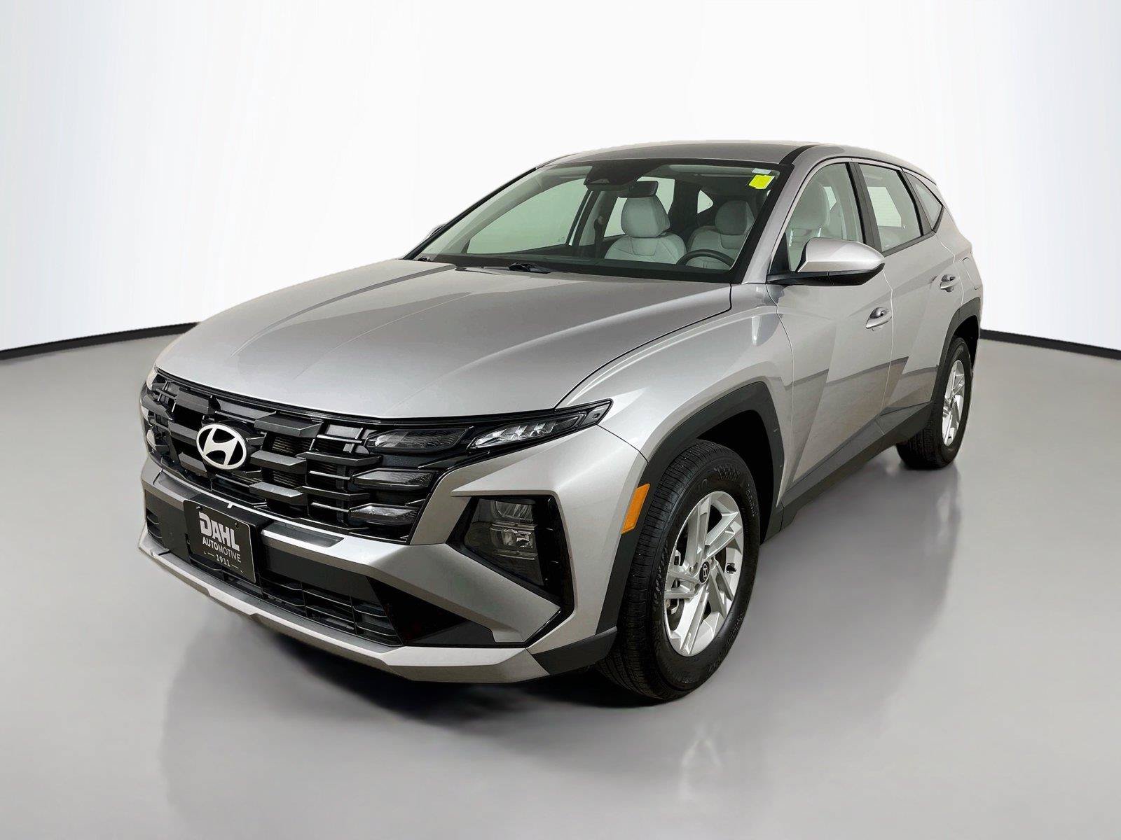 Used 2025 Hyundai Tucson SE AWD/4WD image 4