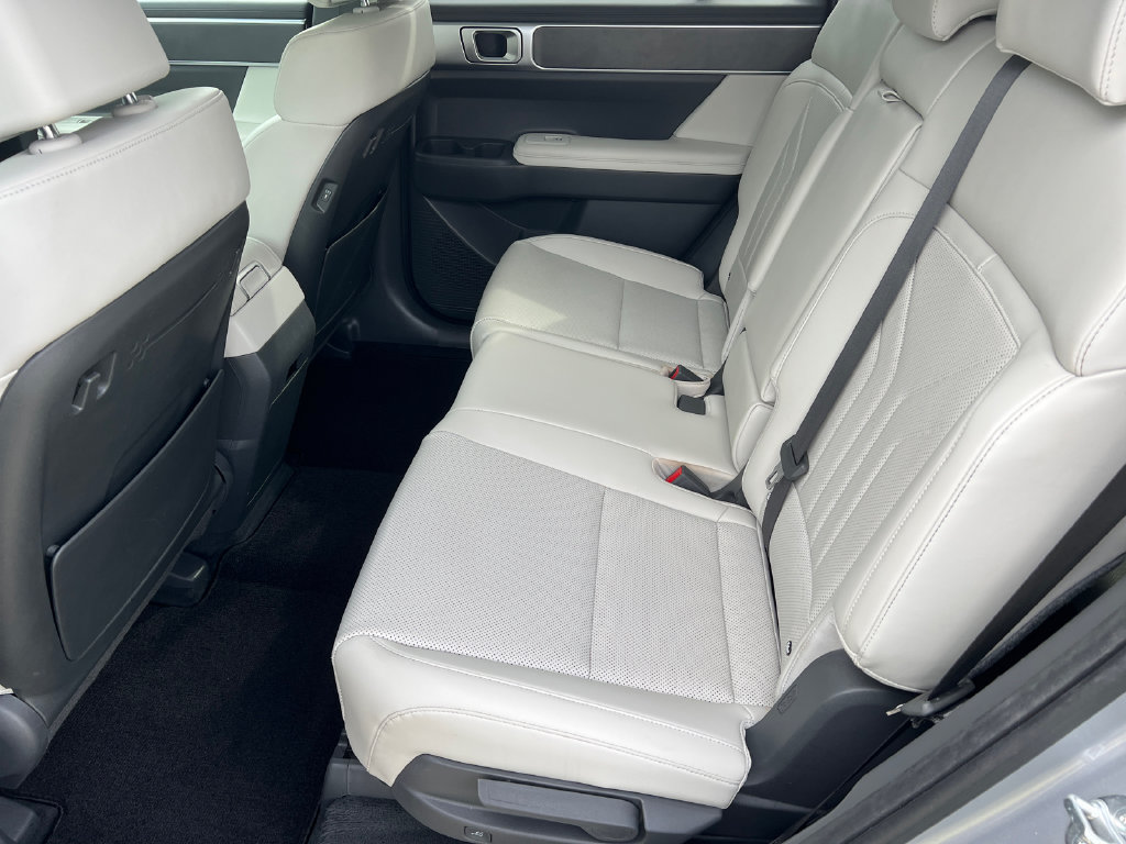 Used 2025 Hyundai Santa Fe SEL FWD image 16
