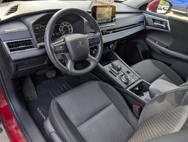 Used 2022 Mitsubishi Outlander ES AWD/4WD image 8