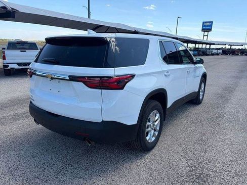 Used 2023 Chevrolet Traverse LS FWD image 5