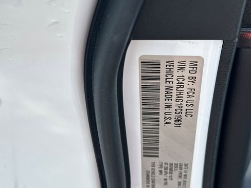 Used 2023 Jeep Grand Cherokee Altitude image 26