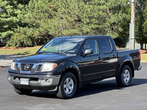 Used 2011 Nissan Frontier SV w/ SV Premium Utility Pkg AWD/4WD image 3