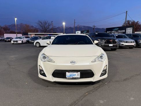 Used 2013 Scion FR-S image 2