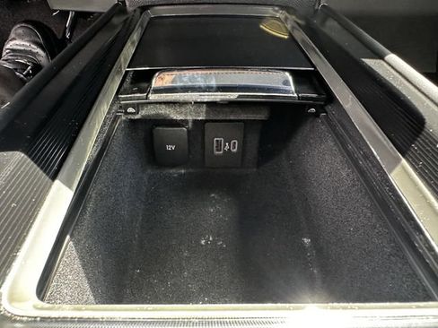 Used 2022 Lincoln Corsair AWD w/ Equipment Group 101A image 24