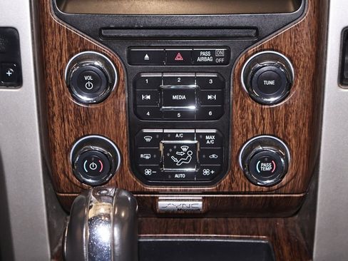 Used 2014 Ford F150 Lariat w/ Equipment Group 502A Luxury image 33