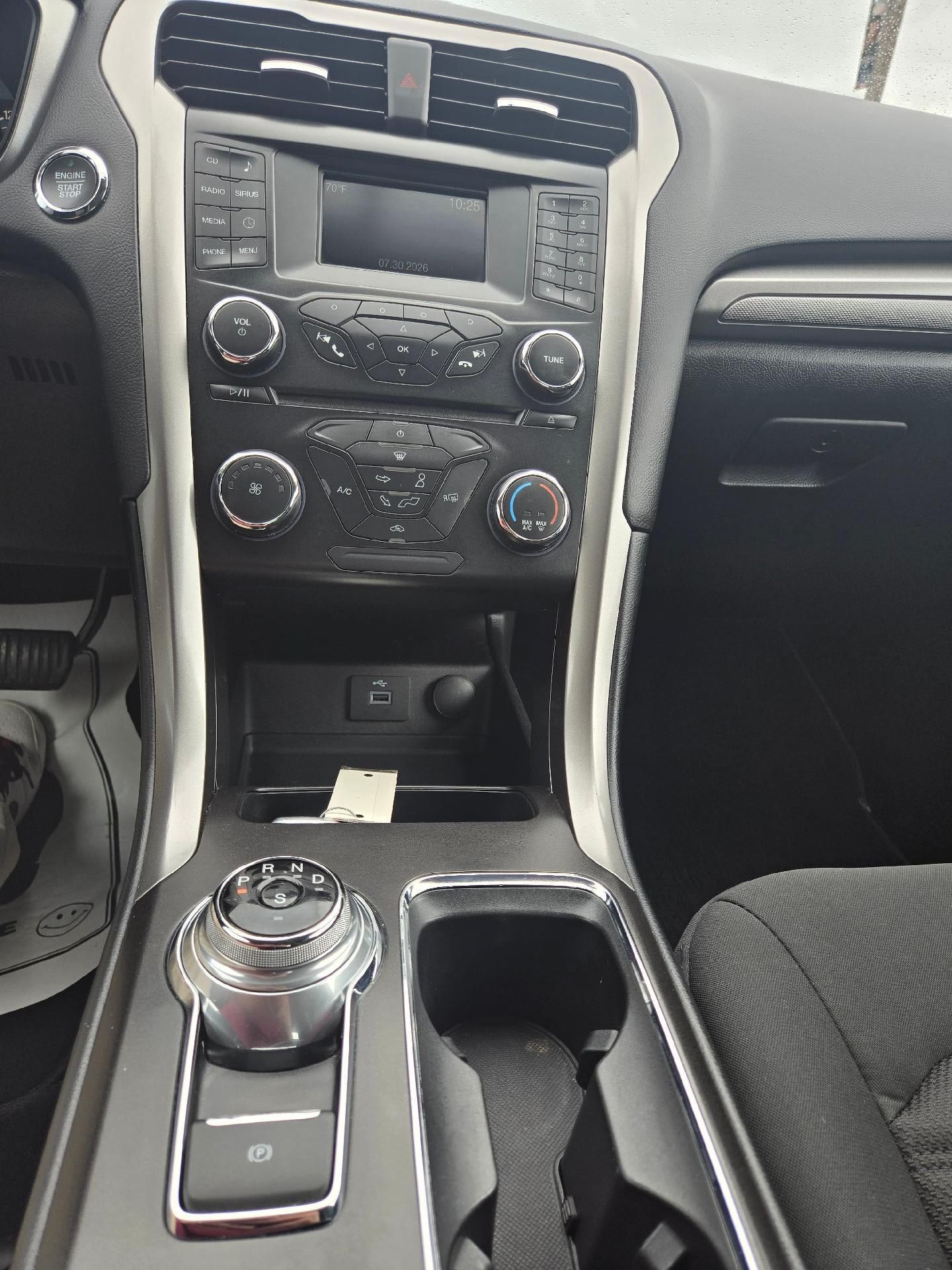 Used 2018 Ford Fusion SE FWD image 17