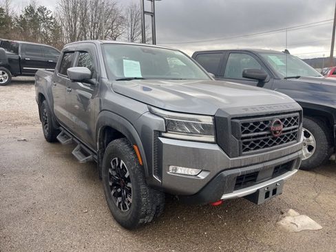 Used 2022 Nissan Frontier PRO-4X image 2
