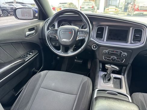 Used 2019 Dodge Charger SXT RWD image 31