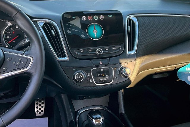 Used 2016 Chevrolet Malibu LT FWD image 9