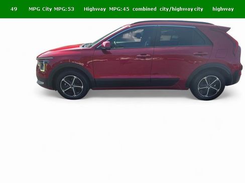 Used 2024 Kia Niro LX image 7