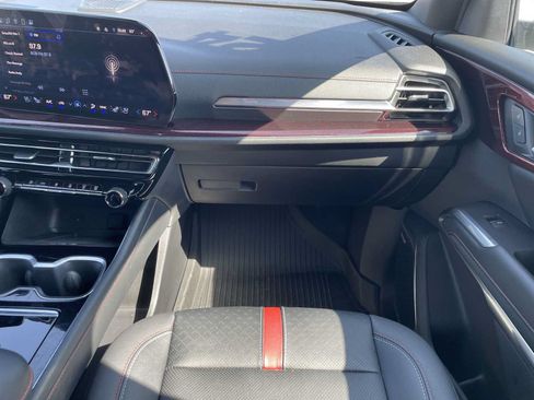Used 2024 Chevrolet Traverse RS w/ LPO, Floor Liner Package AWD/4WD image 31