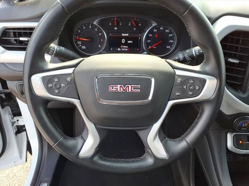 Used 2023 GMC Acadia SLT image 19