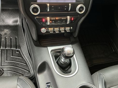 Used 2019 Ford Mustang Premium image 27