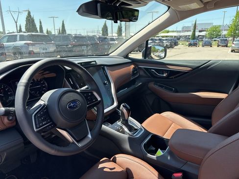 Used 2025 Subaru Outback Touring image 4