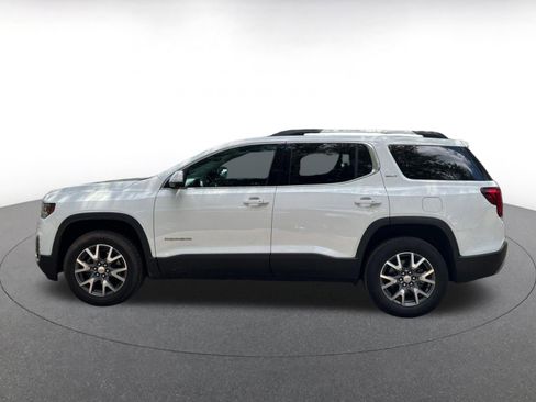 Used 2023 GMC Acadia SLT FWD image 4