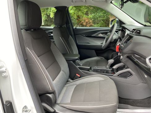 Used 2023 Chevrolet TrailBlazer LS FWD image 33