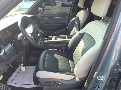 Used 2024 Kia EV9 GT-Line AWD/4WD image 5