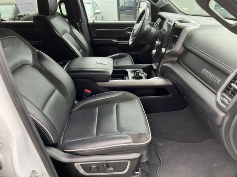 Used 2025 RAM 1500 Laramie AWD/4WD image 8