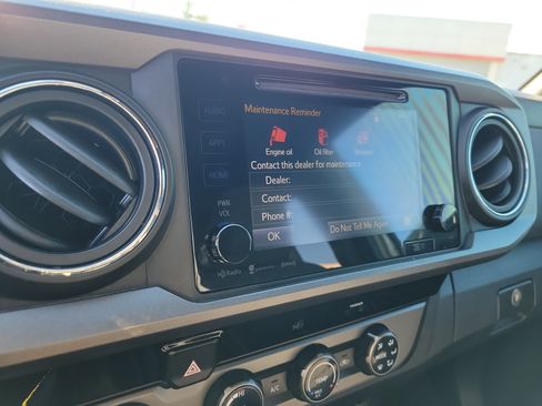 Used 2017 Toyota Tacoma TRD Off-Road w/ Tow Package image 22