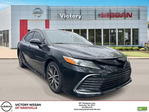 Used 2022 Toyota Camry XLE FWD image 1