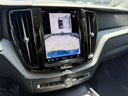 Certified 2025 Volvo XC60 B5 Plus AWD/4WD image 23