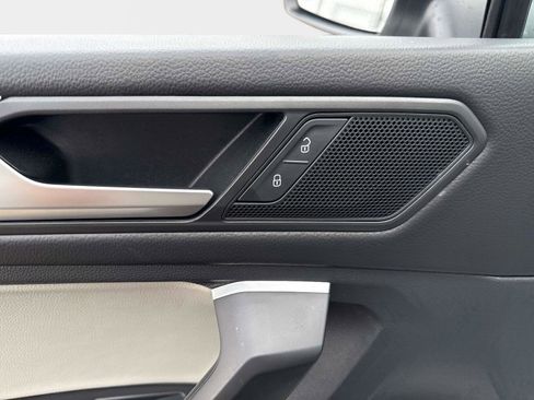 Used 2024 Volkswagen Tiguan S image 19