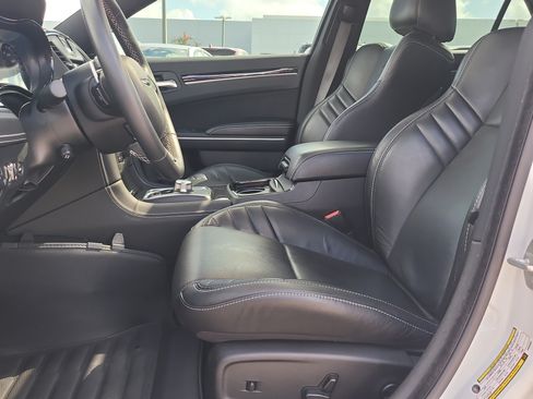 Used 2023 Chrysler 300 C RWD image 17