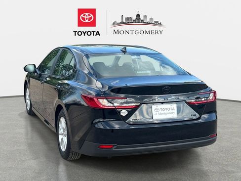 Used 2025 Toyota Camry LE image 5