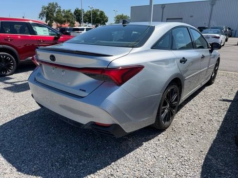 Used 2022 Toyota Avalon XSE FWD image 4