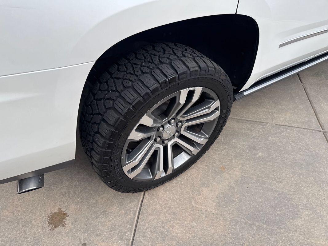 Used 2018 GMC Yukon Denali w/ Denali Ultimate Package AWD/4WD image 9
