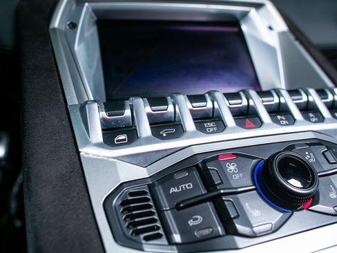 Used 2013 Lamborghini Aventador LP 700-4 image 41