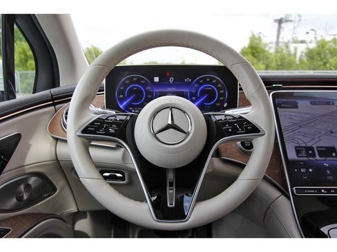 Used 2023 Mercedes-Benz EQS 450+ SUV image 17