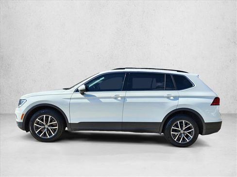 Used 2019 Volkswagen Tiguan SE w/ Panoramic Sunroof Package AWD/4WD image 8
