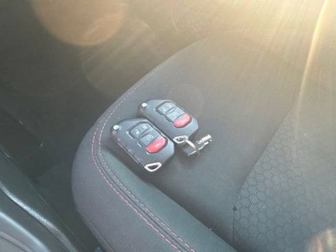 Used 2018 Jeep Wrangler Unlimited Rubicon AWD/4WD image 33