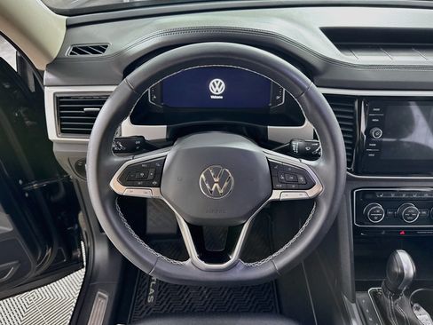Used 2023 Volkswagen Atlas SE w/ Panoramic Sunroof Package AWD/4WD image 16