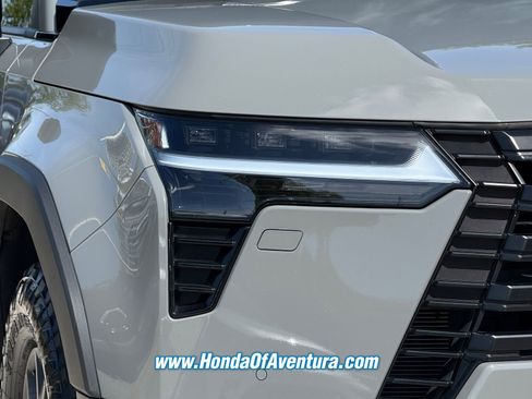 Used 2024 Lexus GX 550 AWD/4WD image 7