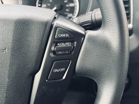 Used 2022 Nissan Frontier SV image 13