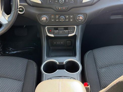 Used 2022 GMC Terrain SLE w/ Driver Convenience Package FWD image 14